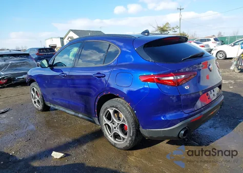 2022 Alfa Romeo Stelvio Sprint Awd z USA, uszkodzony, nr VIN ZASPAKAN5N7D28456